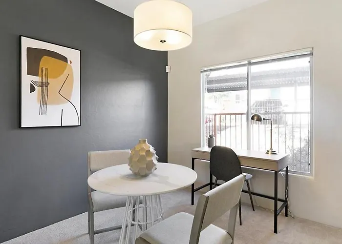Apartment Landing Modern With Amazing Amenities